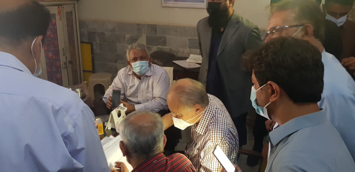 PolioFreeSindh's tweet photo. Chair TAG @DrJeanMarcOliv1, National Surveillance Coord. Dr. Shafiq, TFP @EocSindh  @AhmedSh47439481 &amp; DC Hyderabad met with the dist. polio teams, monitored the campaign at Paretabad hospital, Railway PTP &amp; EPI centres &amp; joined FLWs in Quetta town, Hyderabad. @PakFightsPolio https://t.co/FSAAADj4Wm