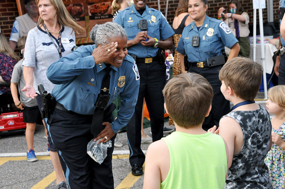 The Eastern District #NationalNightOut provided games, music and a chance to meet first responders. PHOTOS: severnaparkvoice.com/stories/nation…