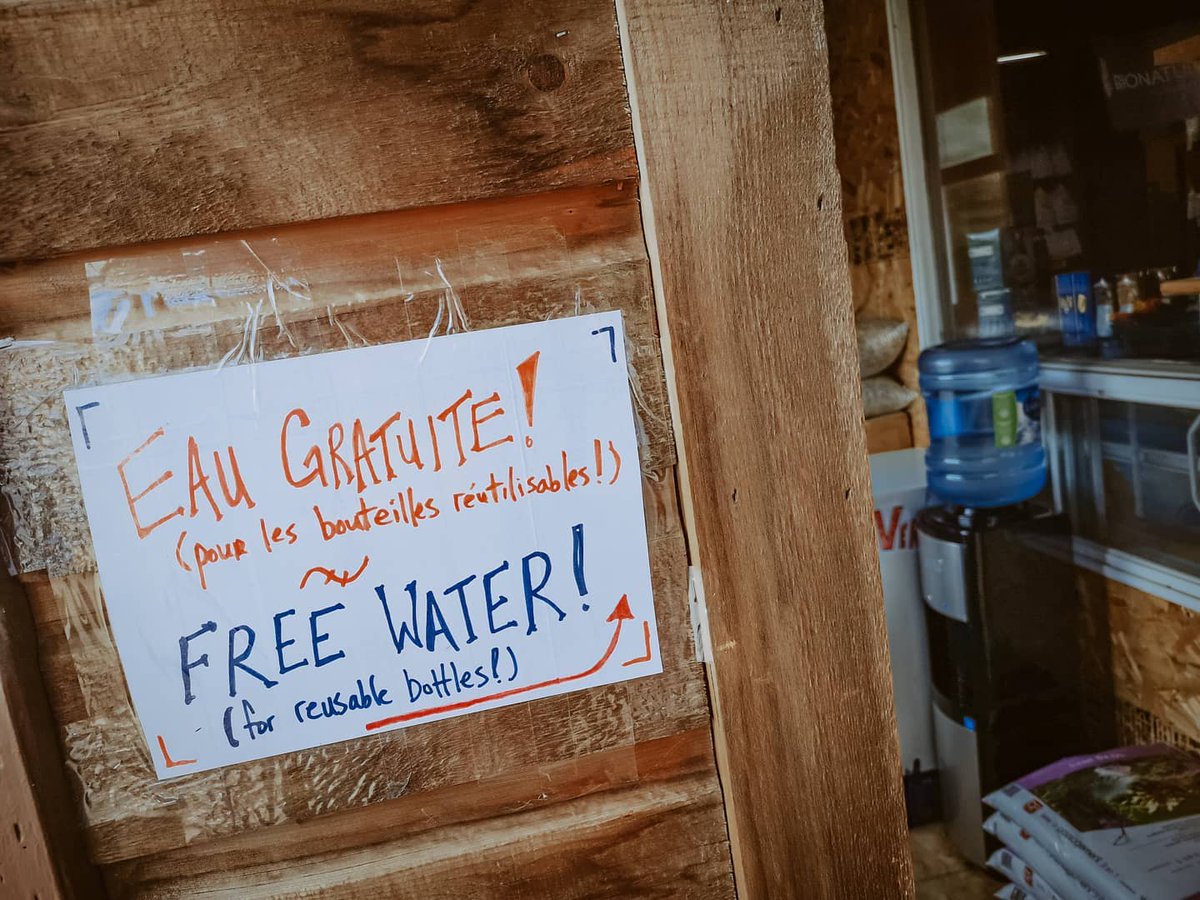 What does leadership look like? Magasin Generale La Peche in Lacelles Qc: choosing to stop selling plastic bottled water. And inviting everyone to bring reusable bottles and offering the filling for free! <a href="/ottriverkeeper/">Ottawa Riverkeeper | Garde-rivière des Outaouais</a> <a href="/blacksheep_inn/">🇵🇸 pug noir 🍉</a> <a href="/geoffgreen_soi/">Geoff Green</a>