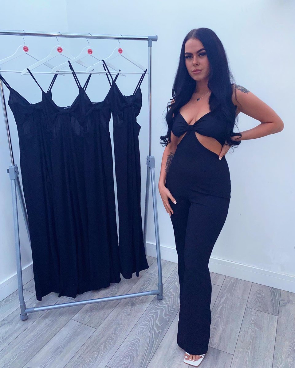 7CollectionUK's tweet image. Shop The ‘Mia’ Jumpsuit at thesevencollection.co.uk 🖤