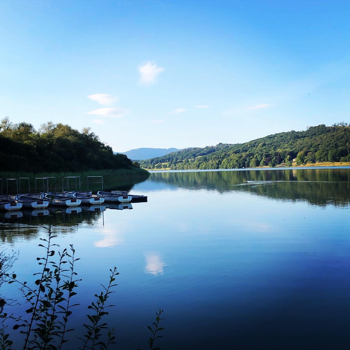 The Lakes are putting on a glorious ‘welcome home’ show this evening #lakedistrictkind ❤️