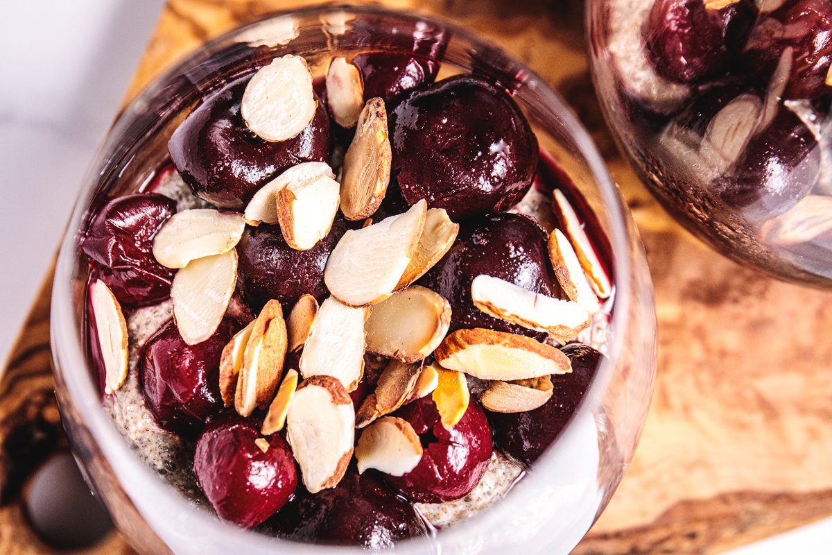 ChefKatieS's tweet photo. Vegan Summer Recipes - #healthyvegan #oilfreevegan #wfpb #wfpbno #veganrecipes #veganfood #veganchef #femalechef #forksoverknives #eattolive #plantstrong #plantpure #eatplants #veglife #summerrecipes #summerfood #plantsrule https://t.co/hb5KboZapw https://t.co/DYAboKhQCS