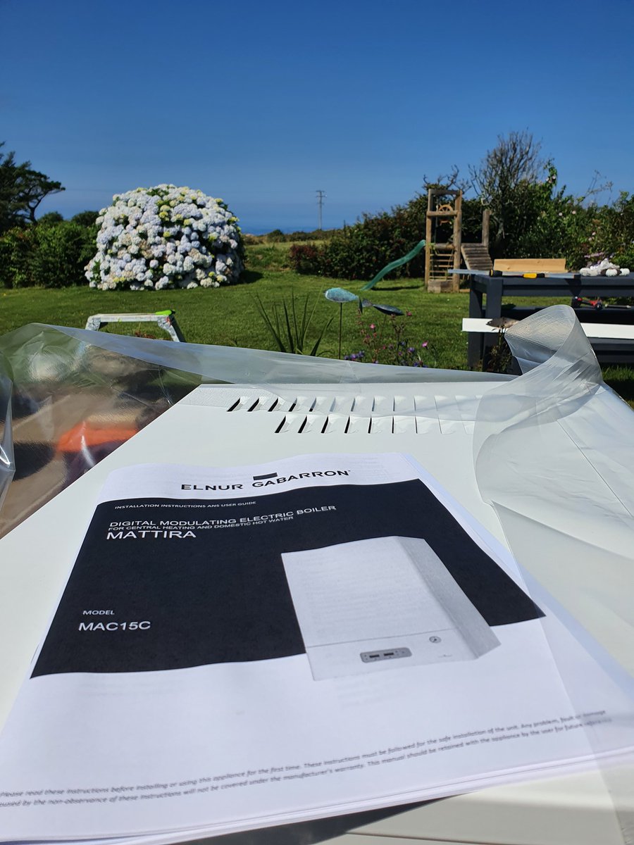 SmartrrElec's tweet image. Beautiful day in the Cornish sunshine, replacing an old busted oil boiler with an @Elnur_Uk electric combi. ☀️⚡🛁🙂