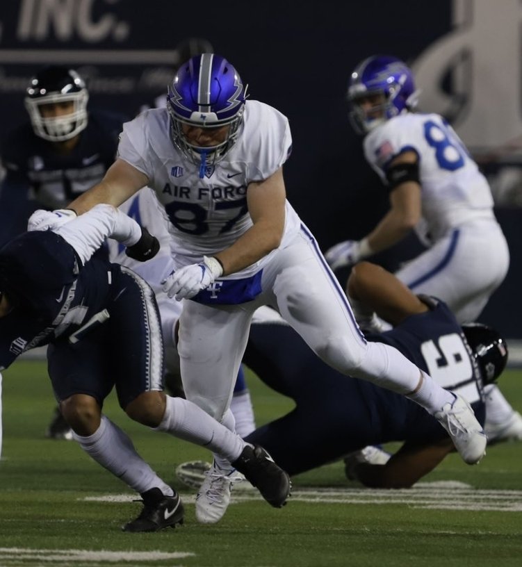 NCAAFNation247's tweet photo. ● TE Spotlight ●

Caden Blum - Air Force

🔐 Breakout Watch

• Blum is a player I've been following a long time, and he has a ton of potential. He's 6'5 245 and only a sophomore. I believe he will make a big impact this season, remember the name!!!! https://t.co/DMyl6Wq6n1