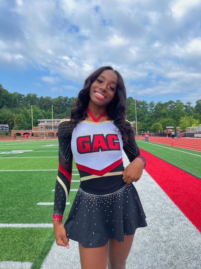 Lorrie_MomOf3's tweet photo. It’s Senior season! The last one to leave the nest. #myfavoritecheerleader #soontobeanemptynester @twinsrup @larrissarandph https://t.co/E6bt6yjJ6h