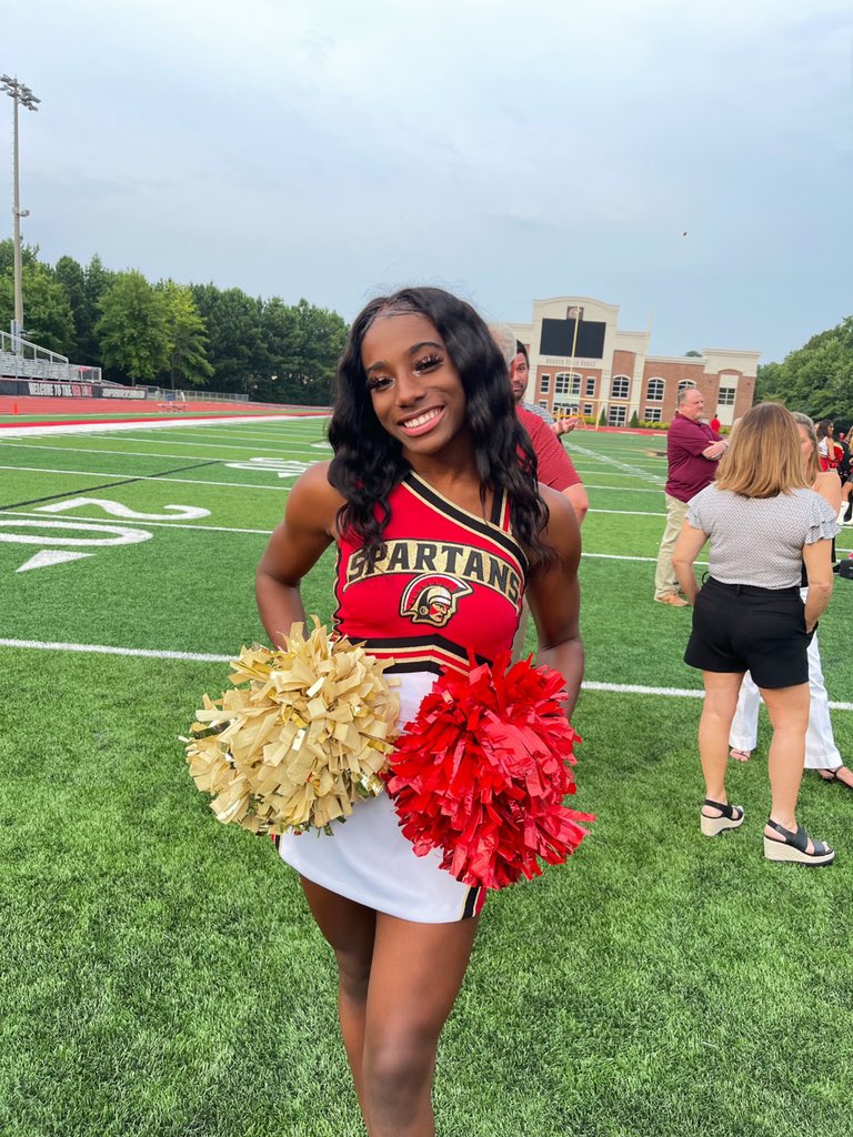 Lorrie_MomOf3's tweet photo. It’s Senior season! The last one to leave the nest. #myfavoritecheerleader #soontobeanemptynester @twinsrup @larrissarandph https://t.co/E6bt6yjJ6h
