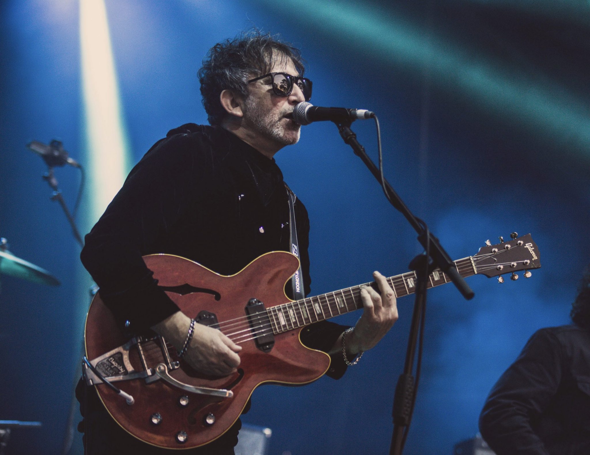 Happy birthday wishes today to Lightning Seeds frontman/producer extraordinaire, Ian Broudie. 