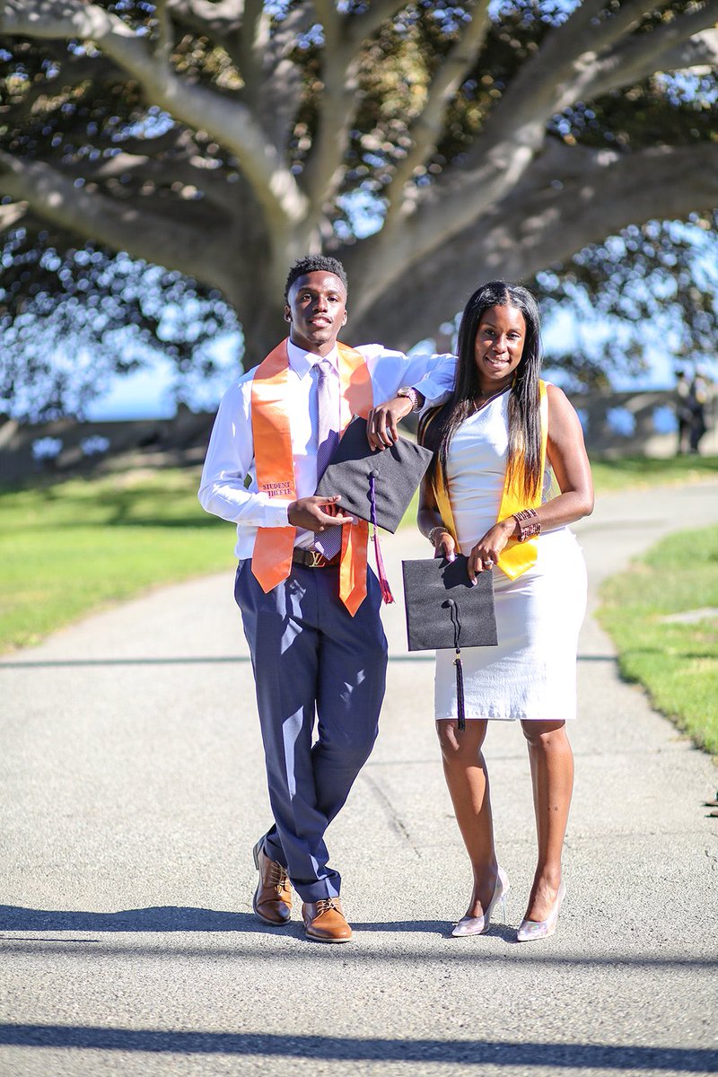 hamilt0njr's tweet image. My mom and I are graduating college together!! 🎓

She chose me over college when she had me at 19, and 22 years later we’re getting a degree together!