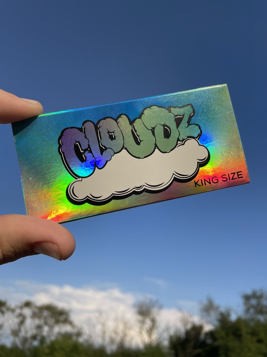 The only clouds in the sky @cloudz_papers #sunsets #scotland #summer #rollingpapers #stoner #StonerFam #heady #cannabisindustry #CannabisCommunity #hillwalking #munros #ScotlandIsNow #Scottish #CannabisCommunity #wakeandbake #420 #ukcannabiscommunity