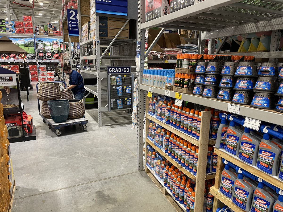 Shout out to #1764 MST team for the daily hard work they are putting in with servicing bays and changing end caps. Thanks for all you do!
#R1MSTROCKS 
<a href="/BlueBoxR1/">@BlueBoxR1</a> 
<a href="/BenitoKomadina/">Benito.Komadina@Lowes</a> <a href="/JeepAdvent4Me/">Lisa Ratcliffe</a> @DamianFTraylor <a href="/steveyoung456/">Steve Young</a>