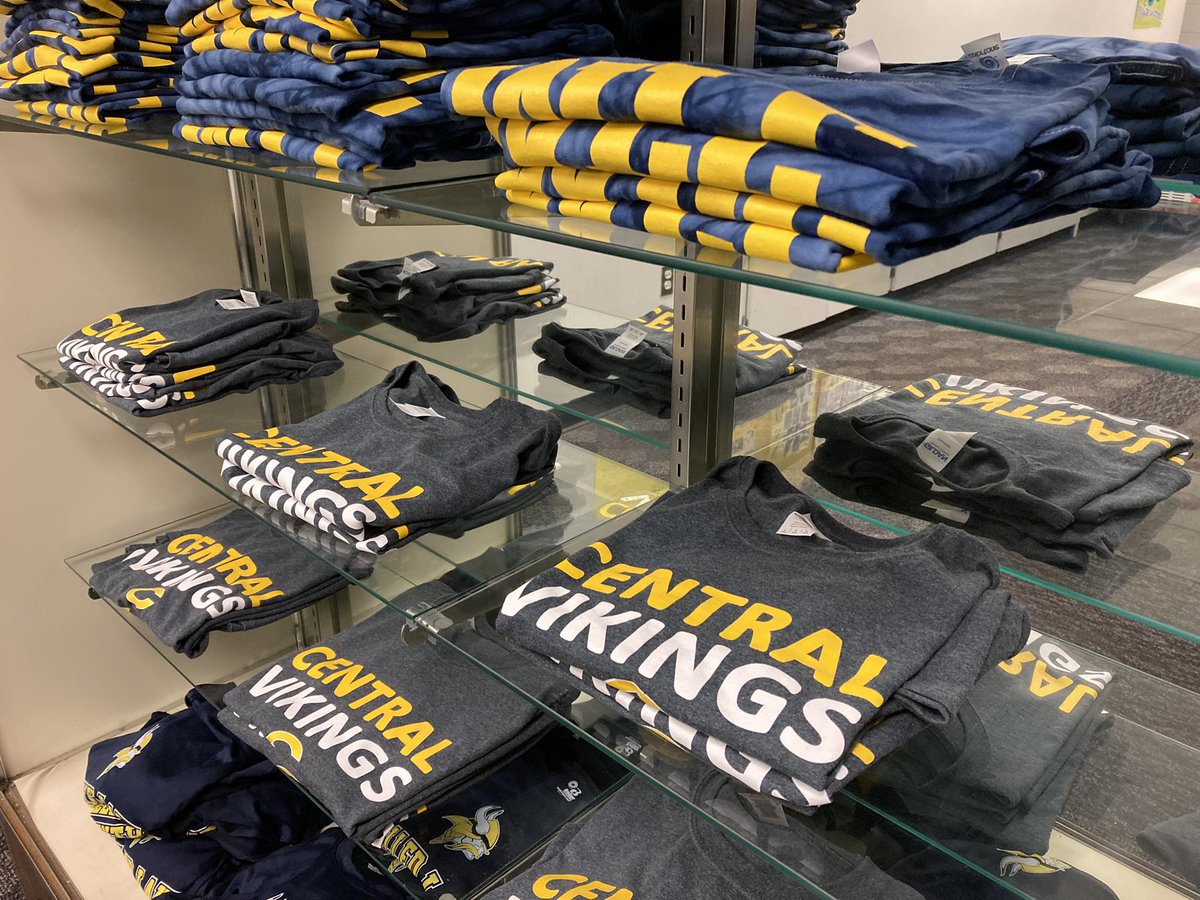 STUDENTS!  RT this Tweet and FOLLOW <a href="/WLCentralHS/">Walled Lake Central High School</a> on Twitter to enter to WIN a NEW “Best Spot in the Lot” parking pass or WLC swag. Follow <a href="/WLCentralHS/">Walled Lake Central High School</a> on IG and Twitter to double your chances! Winners announced on social media before school starts.