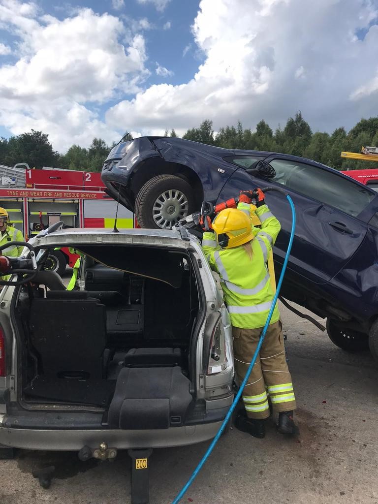 Tyne_Wear_FRS's tweet photo. ππ These photographs show firefighters from Red Watch at Newcastle Central Community Fire Station taking part in Road Traffic Collison training at MPD Haulage in Blaydon.
ππ This training is essential as it enables our crews to be #responseready
#trainingtoprotectyou https://t.co/5bn5wJIlNw