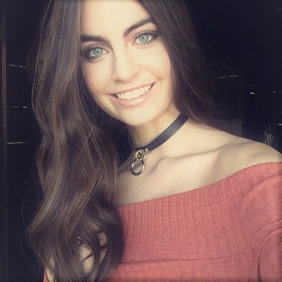·  *   ·✷   ˚   · 
  　.　 * 　　 ·  🍬
　　　　　　 ⋆ 　　　 ✵  　  ˚ 　
　　🌺　　 　　 · 　　　　　 .   ·  
 　✷   　　　　✵  　🍑　　  ·
 　　 .