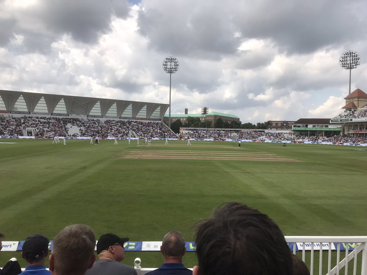 bwitb2001's tweet image. Positives of the day: great seats, full stadium and mostly great sunshine ☀️ 
Negatives: the cricket 😂😂