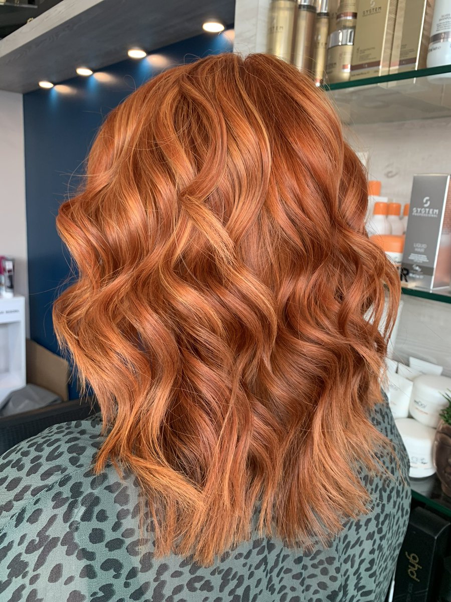 CWhiskersHair's tweet photo. Obsessed by this colour by Emma
Styling @ghdhair with helios, ghd gold creating lovely soft bouncy waves.
#askforwella #colour #copperhair #orangehair #colourhair #colourinspiration #hairinspiration #haircolourgoals #cardiff #cardiffhairstylist #cantoncardiff #ghd
#ghdhelios https://t.co/dqLqKWCdBM