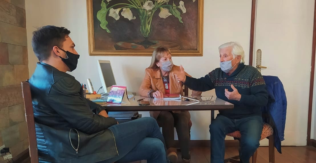 En Castelar con Alberto Milano y Mónica

Vecinos y familias que nacieron, crecieron e hicieron la ciudad que hoy conocemos. Emprendedores, artistas y excelentes personas.

Se sumaron a trabajar juntos propuestas culturales para un Castelar mejor. <a href="/LeaUgartemendia/">Leandro Ugartemendia</a>