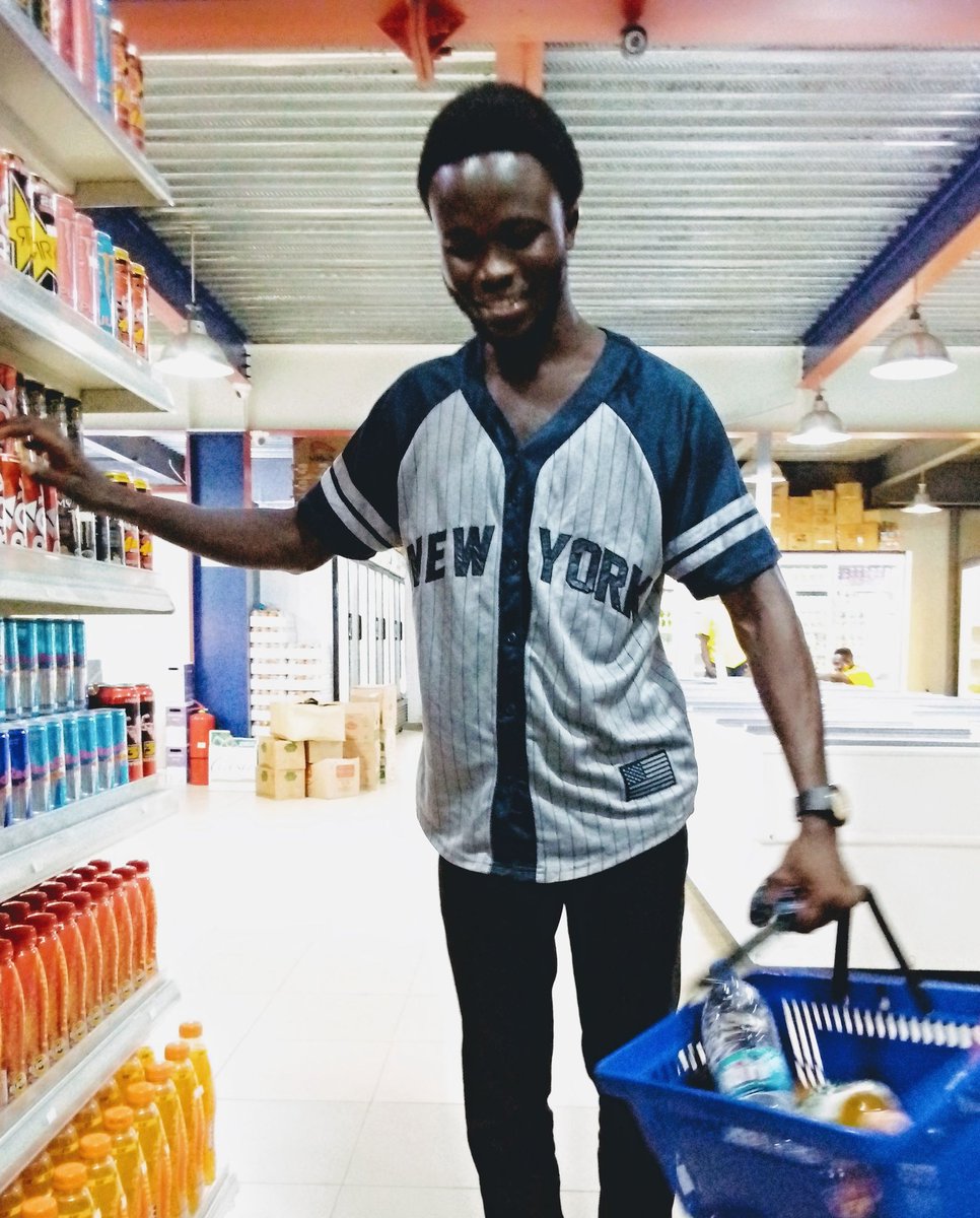 MathisMagnanim2's tweet image. Packaging some foodstuffs