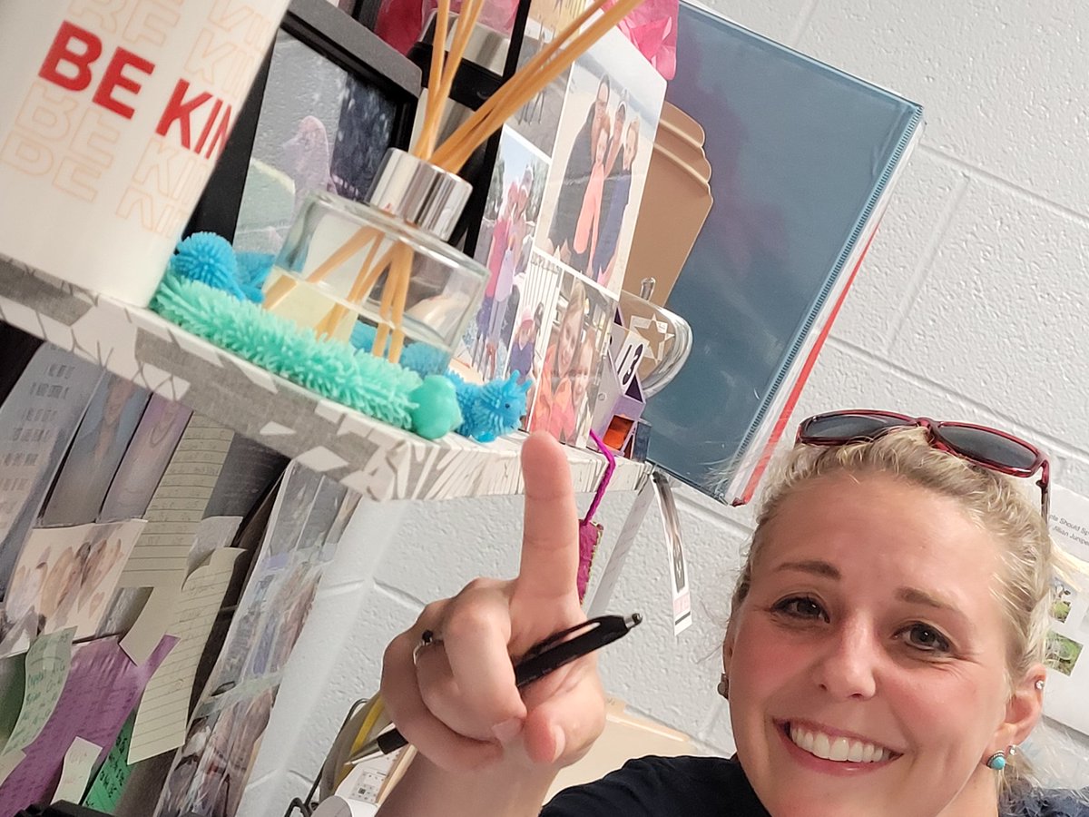 MsCaseyAH1's tweet photo. #AHventureAwaits #AHventurers @ArborHillsJH https://t.co/hhvNI9YUia