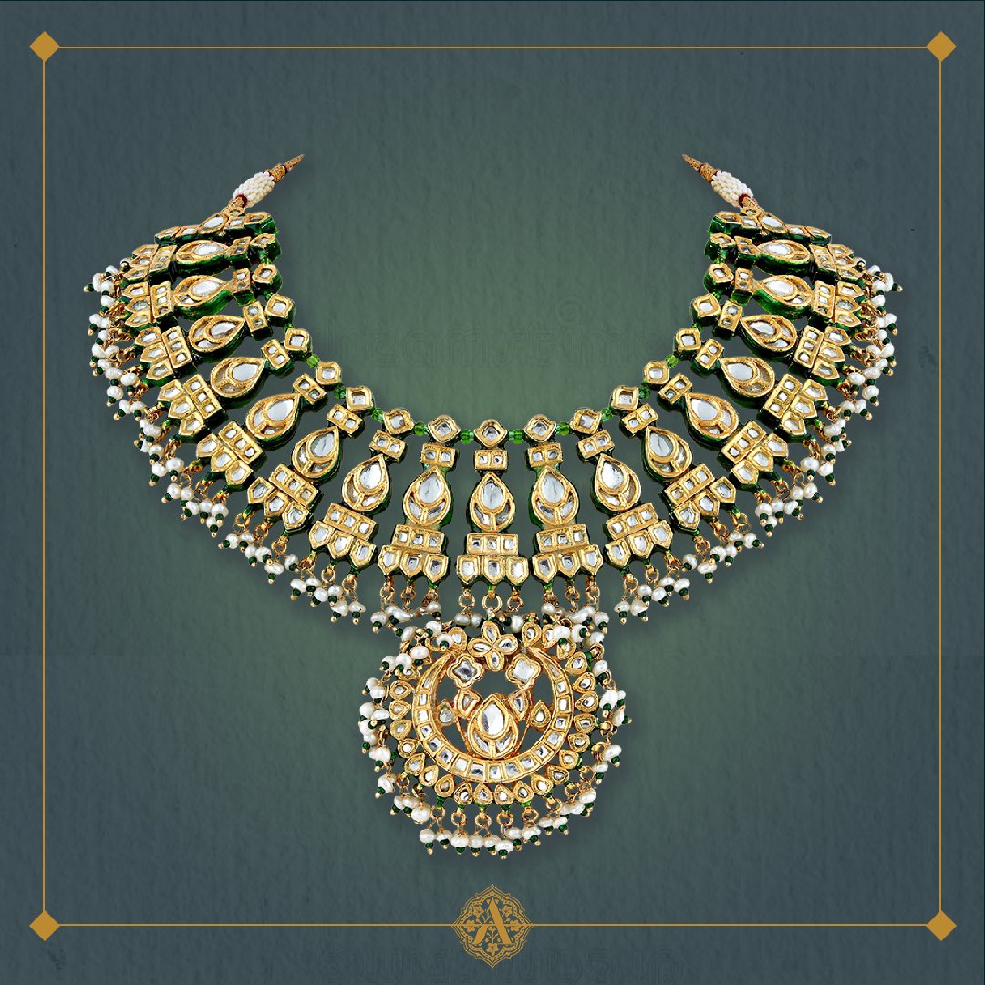 Indulge yourself with our symbolic choker sets, handcrafted to perfection.
#Anayah #jewellery #necklaceset #newcollection #traditional #bridetobe #statementjewellery