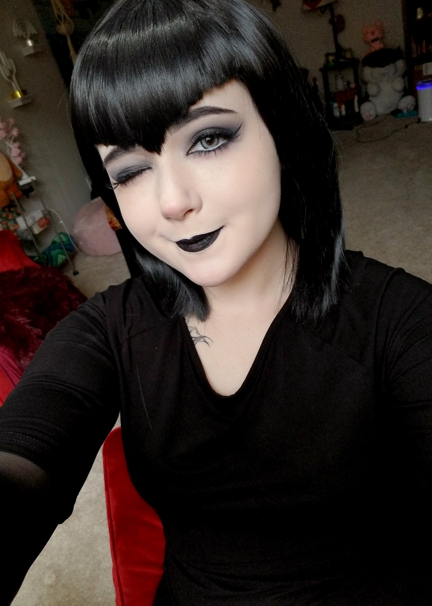 𝕵𝖆𝖈𝐤𝖎𝖊༻ on X: Mavis is so cute!! Goth girls are the way to