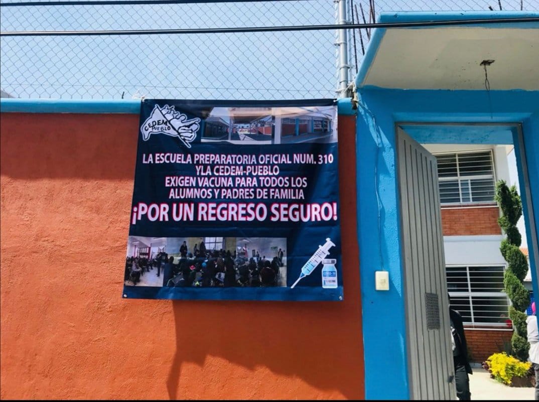 JoseDavidRamre6's tweet photo. Para un #RegresoSeguro se necesitan todas las condiciones, semáforo verde, todos vacunados, acondicionar todas las aulas y sanitarios,  materiales para limpieza de toda la institución y finalmente agua en las instalaciones. @alfredodelmazo @geramonro05 @TinocoGRogelio https://t.co/5zv4Q4q7Df