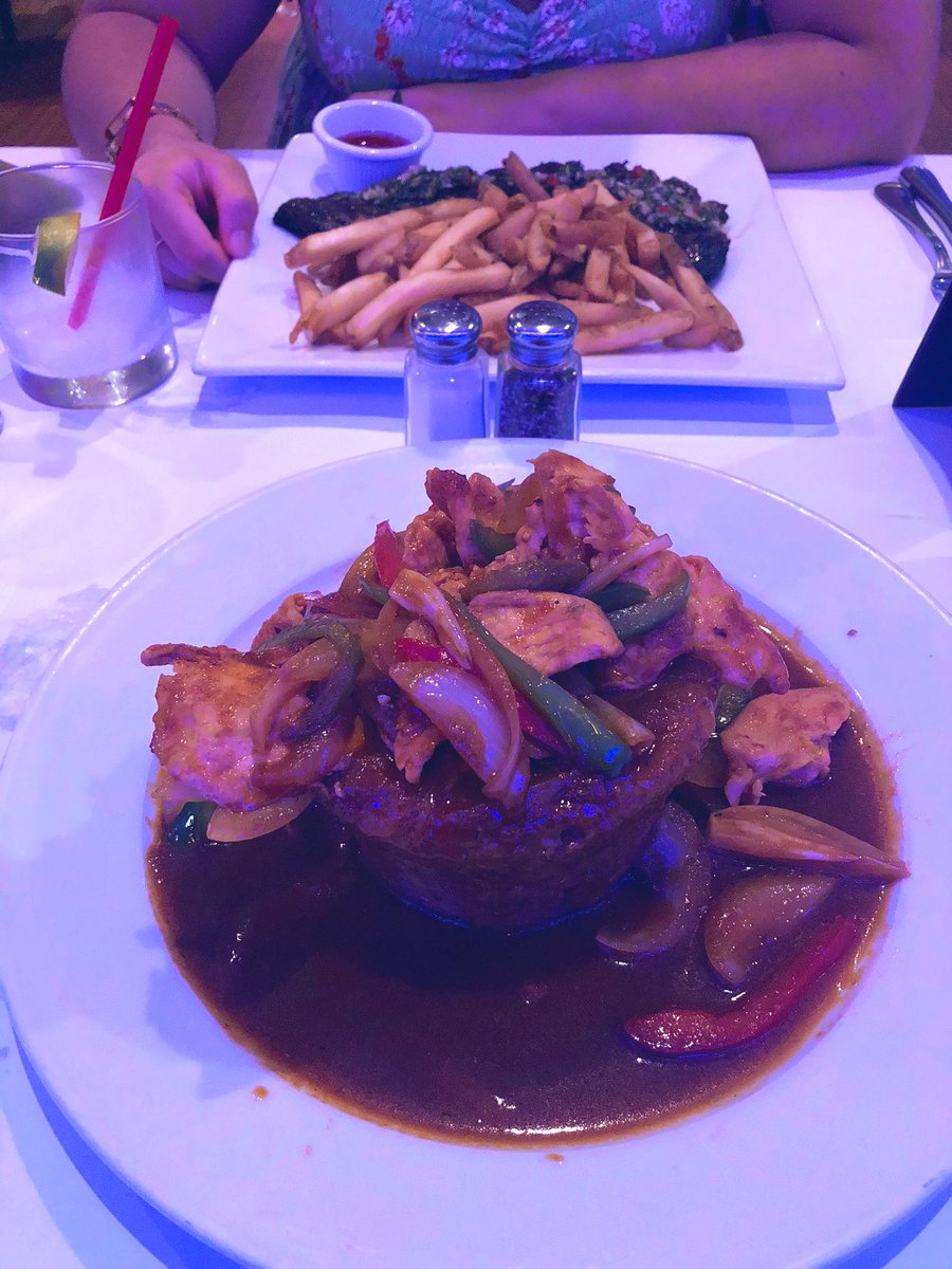 manhattanroshi's tweet photo. They had us fffffffffffFUCKED up at Made In PR last night 🇵🇷🍹🙏🏼🤤 

#perfectviews https://t.co/YZleJobKd0