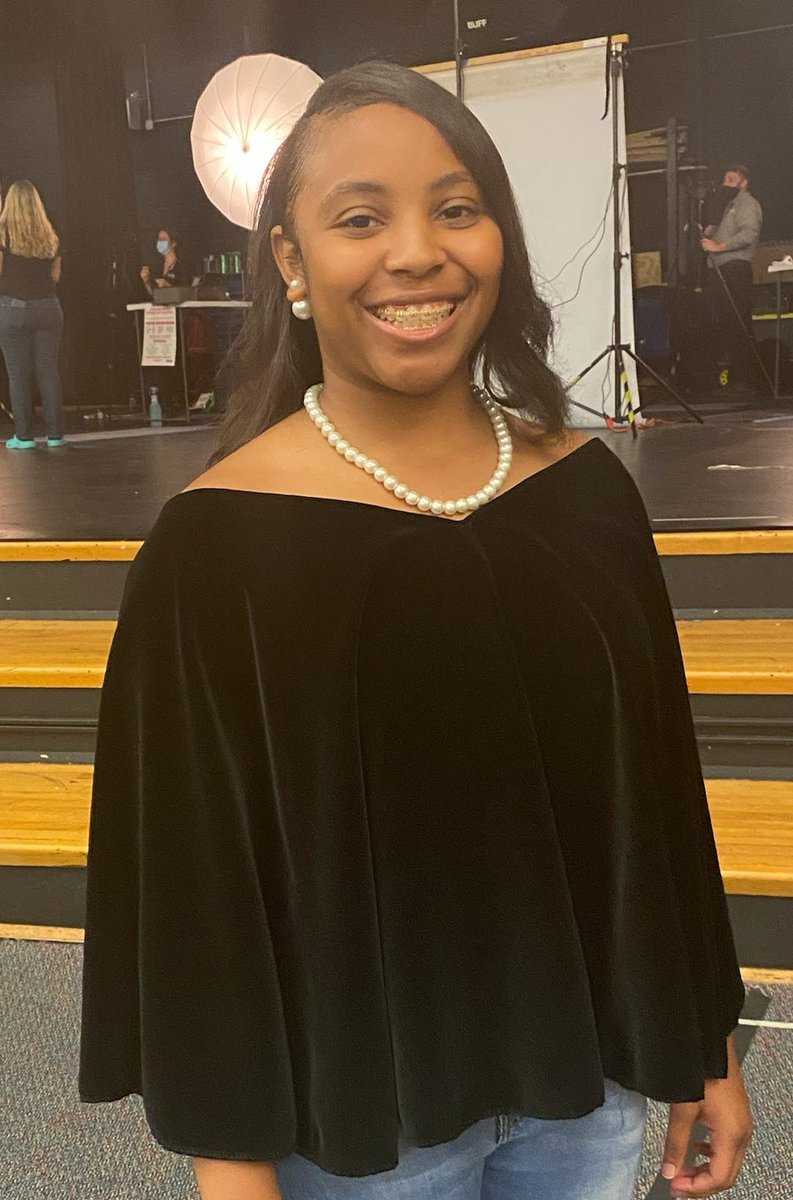 msladyEve's tweet photo. Happy birthday to my daughter Monay. Can't believe how time flies and you are now l8!!  You have grown from a little girl into a beautiful young lady, honors scholar, athlete, and soon a college student. I am proud to be your mom!  I love you beyond words.🎉🎂🎈😘 #gallowaymonay https://t.co/lKKrx5wxc2