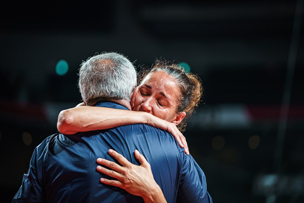 Comiat i últim partit en uns Jocs Olímpics d'una llegenda com Laia Palau. No he vist ni un 1% dels tuits i reconeixement que ahir va tenir Pau Gasol. Després que si paritat, que si donem suport a l'esport femení...Postureig.