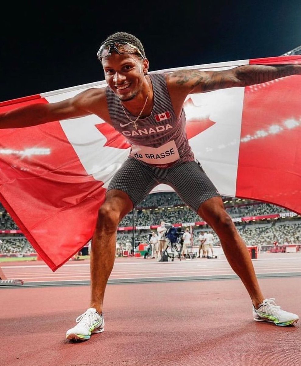 Scarborough-born Andre De Grasse wins GOLD for Canada!! 🥇🇨🇦 #gold #Canada #represent