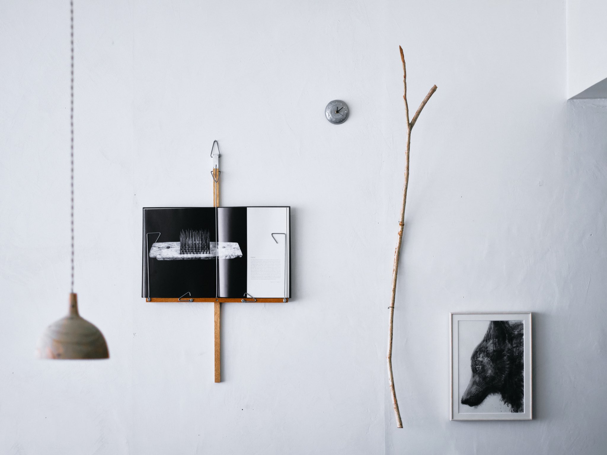 chikuni book on the wall チクニ chikuni book on the wall チクニ