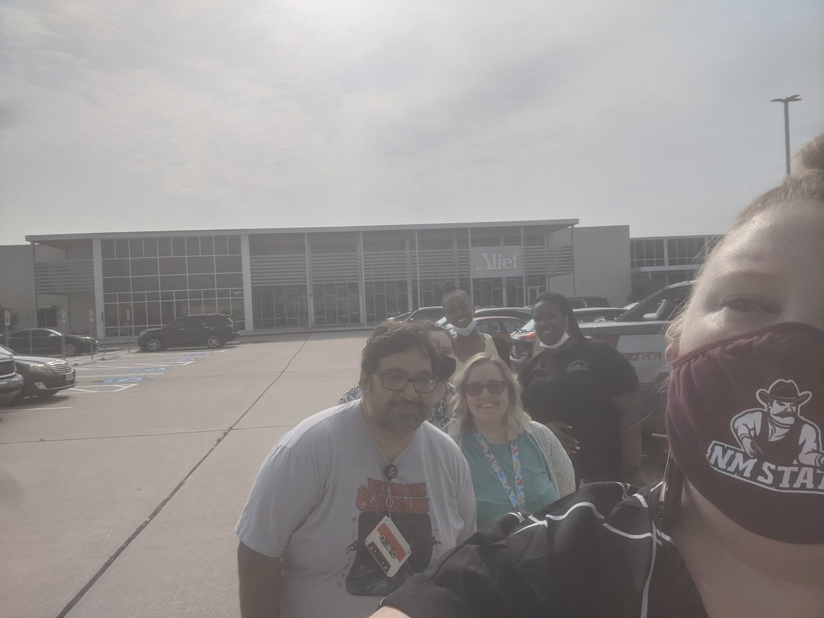 Checking out the Alief Community! Best Scavenger Hunt team ever! <a href="/AliefISD/">Alief ISD</a> <a href="/budewigbulldogs/">Budewig Intermediate</a> <a href="/heatherturner70/">Heather Turner</a> #GameOn! #BulldogNation #WeLoveOurCommunity
