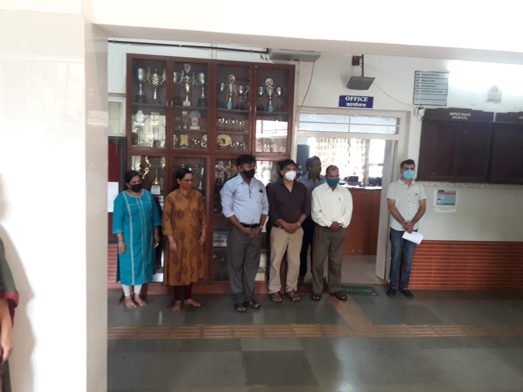 DhempeCollege's tweet photo. @DhempeCollege paid homage to Dr Y.V Lawande (The first principal & founding member of our college) on his death anniversary today.
#dhempecollege #dhempedynamites #dhempeatsixty #dhempe https://t.co/kzqZyLXObf