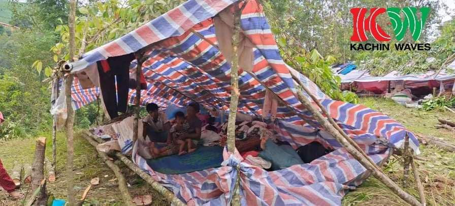 TTZ23290262's tweet photo. More than 200 people from #FaiKaung village in #Pansai sub-township in northern #Shan State were forced to flee to the mountains last night as clashes broke out between the military council and the Kokang army(MNDAA).

#WhatsHappeningInMyanmar 
#Aug4Coup https://t.co/maWFY2sM3n