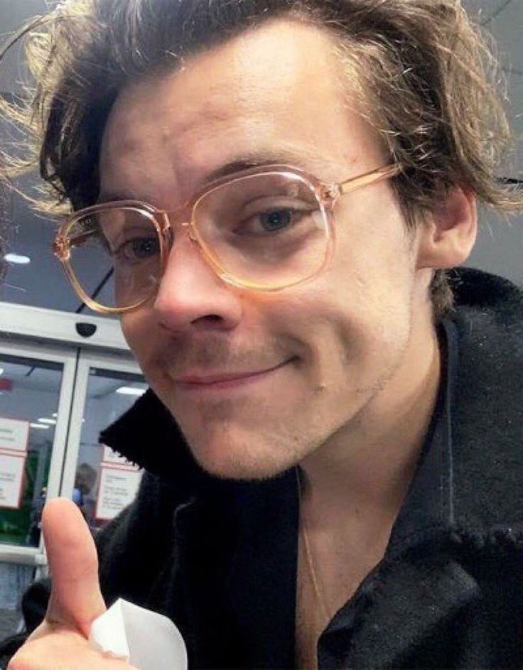 momrrystagram's tweet photo. Glasses day 👓 #StylesStyle #FourEyes https://t.co/1VbgSvuGUW