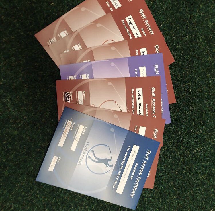 GolfAccessprogm's tweet image. Well done to all of the juniors who progressed to the next level of the @GolfAccessprogm in the summer camps at @SouthHertsGC with Mike Cutmore

#hertsgolf #southherts #golf #golfaccess #progress #certificates