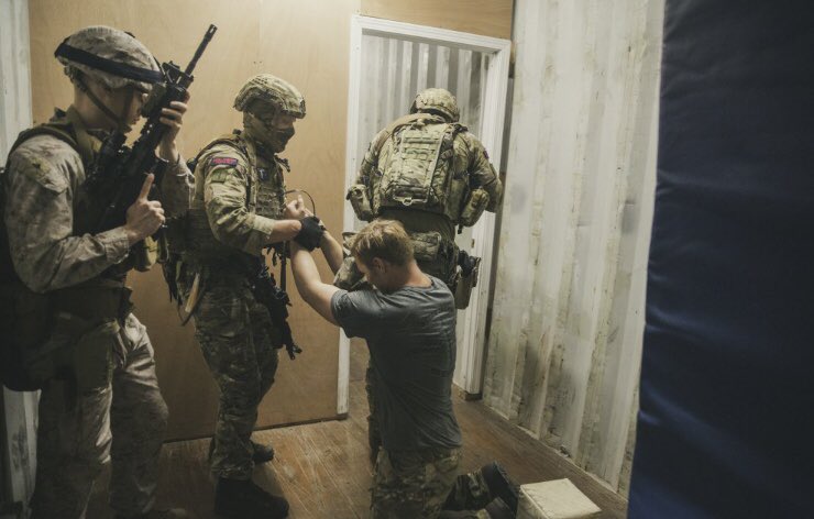 42_commando's tweet image. #forwarddeployed on #OpKIPION and still training @RoyalMarines @42_commando are #alwaysready to conduct Maritime Interdiction Ops (MIOps). @UKMCCMiddleEast @HMSMontrose @DefenceOps