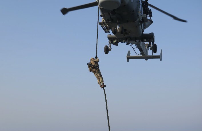 42_commando's tweet image. #forwarddeployed on #OpKIPION and still training @RoyalMarines @42_commando are #alwaysready to conduct Maritime Interdiction Ops (MIOps). @UKMCCMiddleEast @HMSMontrose @DefenceOps