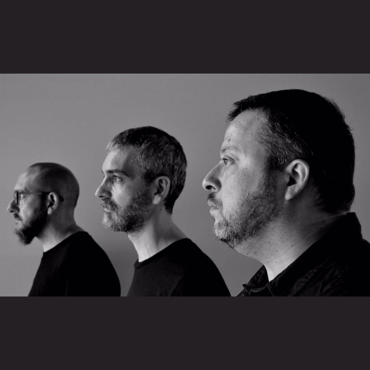 zeligpop's tweet photo. Sergio (Batería), Javier (Bajo y voz), Isi (Guitarra)
Foto: Silke
https://t.co/ITpu8dYm02 https://t.co/ZL6UGY3BCN