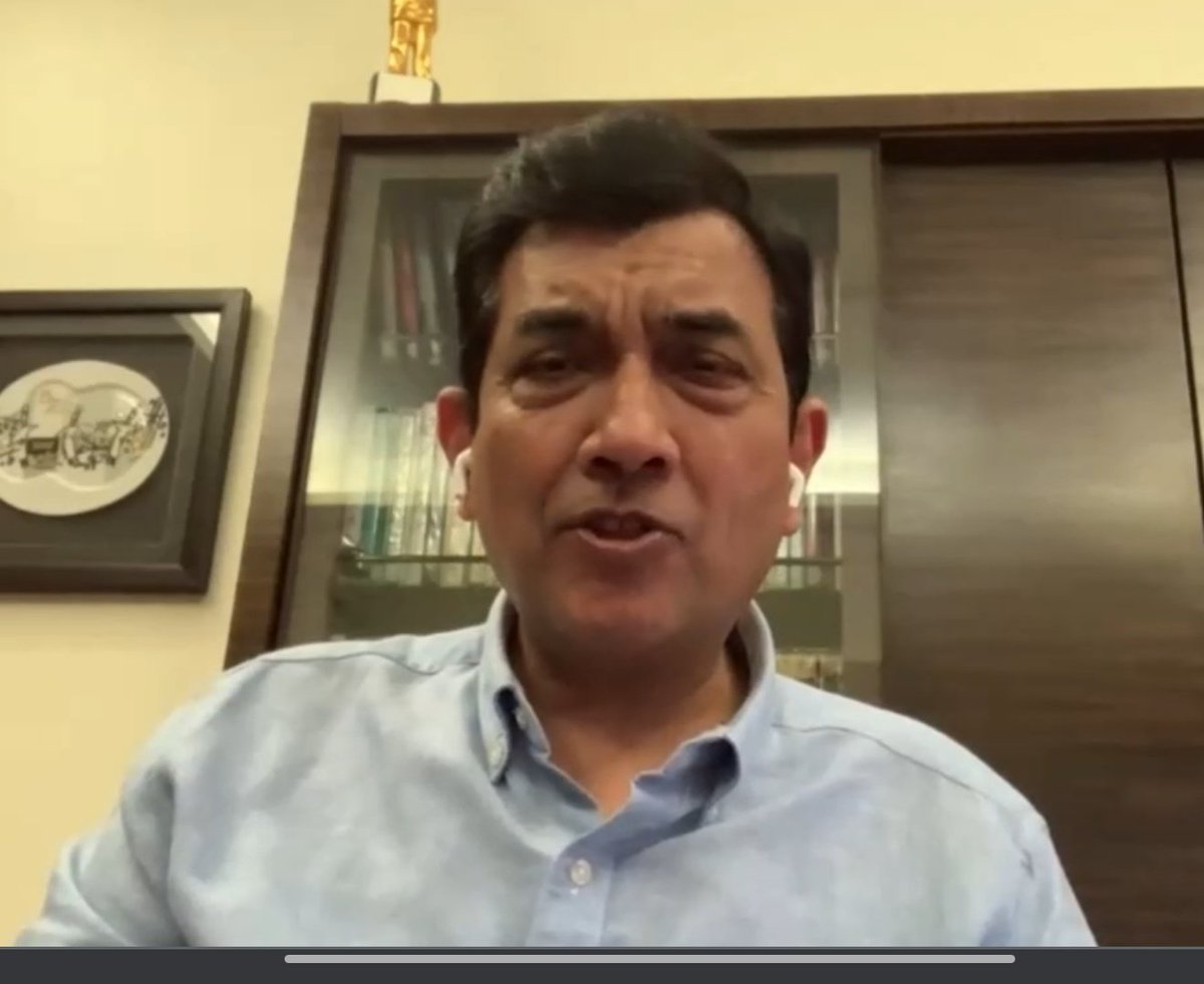 rohitpatil27's tweet image. Thank you @Cerner for enabling us to listen to such great personality directly as party of #CernerDevCon #DevCon2021 #DevConIndia. The theme of street food of India and the keynote speaker, absolutely nailed it. 
The story of Pani Puri stall guy about resilience was amazing.