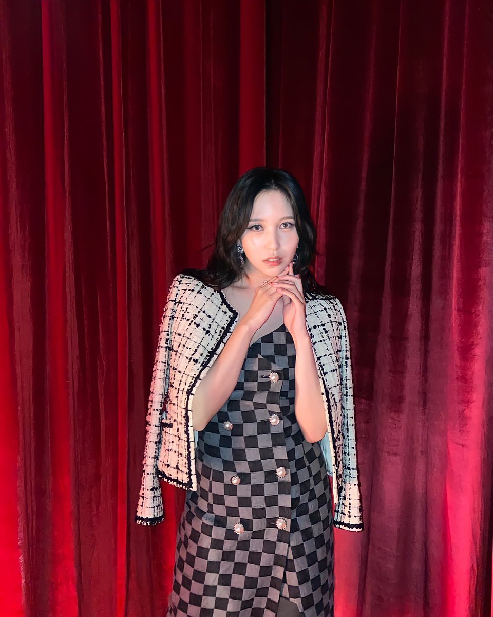 bbminari's tweet photo. SHES SO STUNNING!! https://t.co/N7CvmwPvvr
