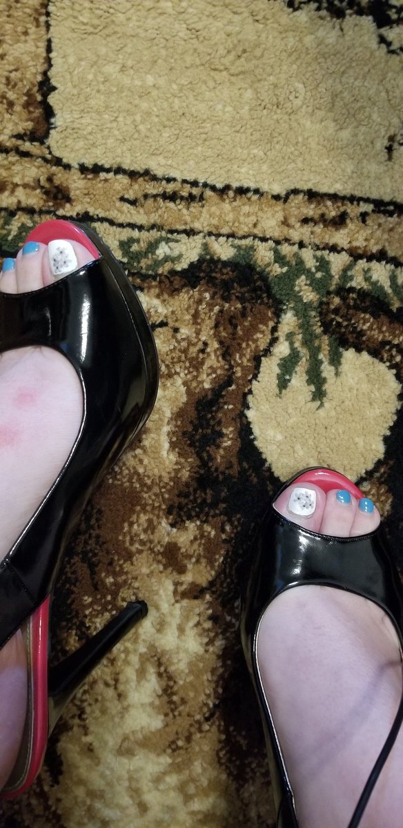 Content from feetnheels84