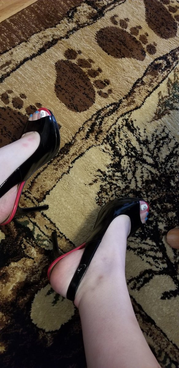 Content from feetnheels84