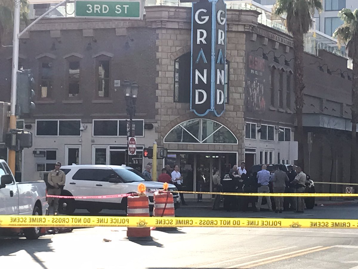 SeanDeLanceyTV's tweet photo. #BREAKING: We’re on scene of a homicide by Fremont St.
This is a look at the scene in the area of Ogden and 3rd by the Downtown Grand.
Many streets are closed to traffic.
@KTNV https://t.co/W62DEWnAVm
