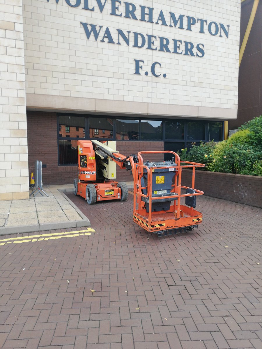 Nice Photo sent in by our driver this morning outside <a href="/Wolves/">Wolves</a>, great machine to match a great stadium.

for all your hire requirements call our friendly team on 01384 255440 or email on info@platformhirecentre.co.uk