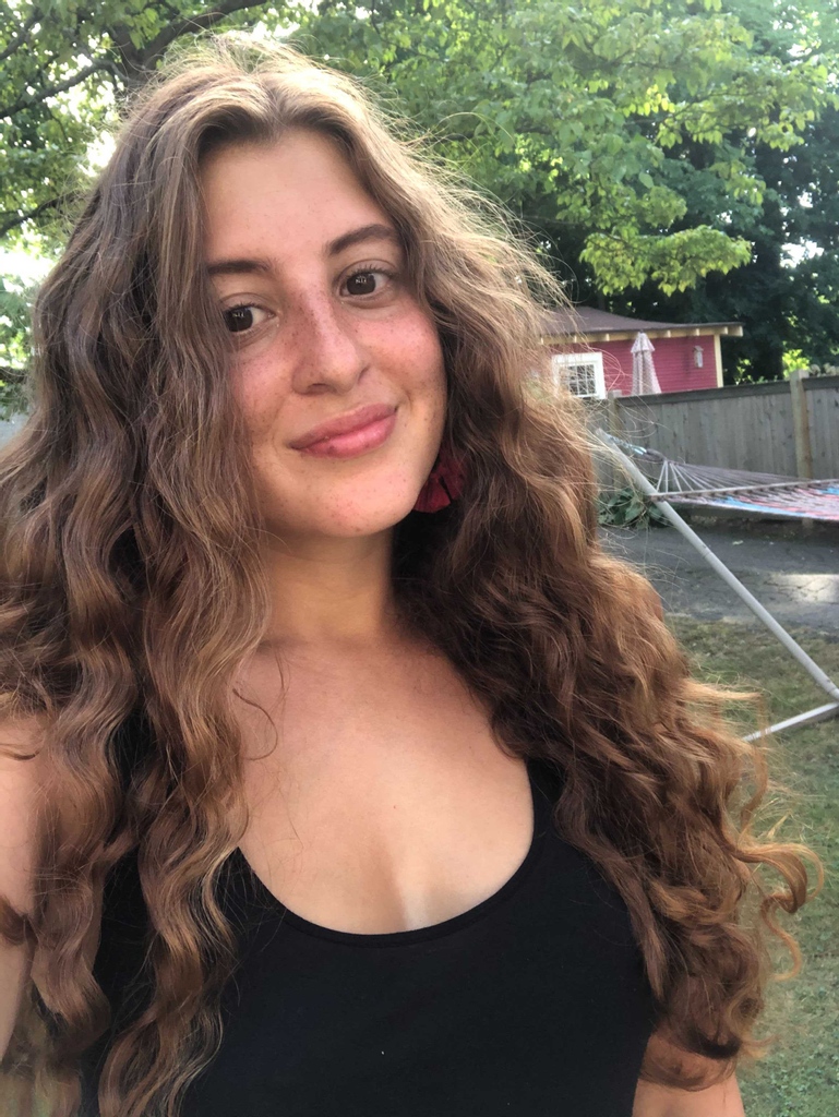 &gt;&gt;Team Intro&lt;&lt;

My name is Katalina Euraque and I’m currently living in Montevideo, Uruguay (way down the Southern Cone). 

I wear multiple hats a Reveal. I’ve supported building out SOPs for our operations team around inventory to get all our materials for production runs.