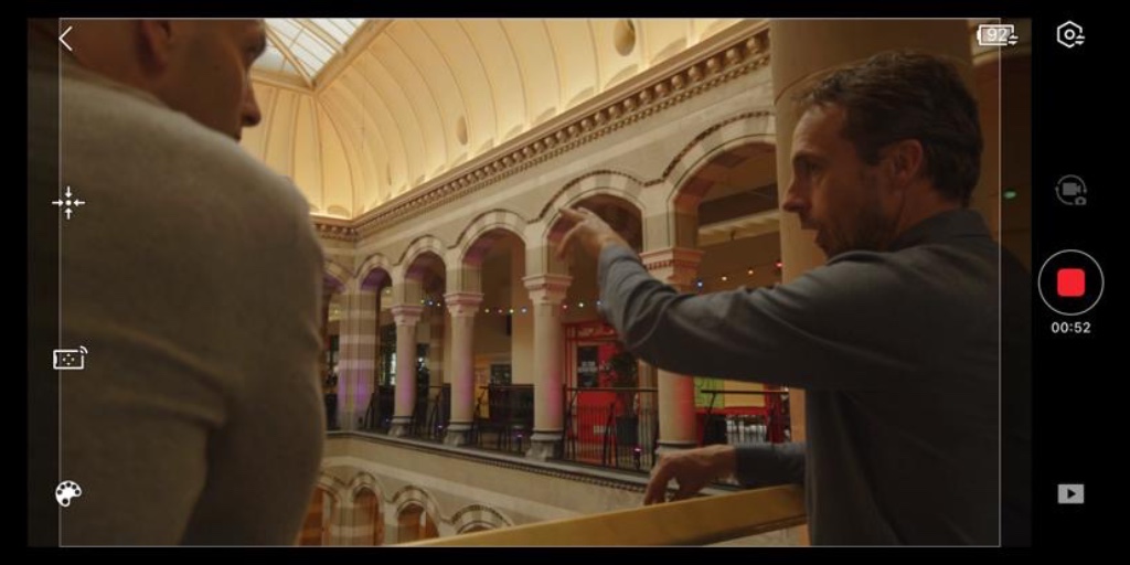 koekepeer's tweet photo. Kijkend door de lens van de camera, vallen details plots veel meer op. Dat was zeker het geval toen we aan het filmen waren in het Magna Plaza voor het portret van Guus van Kollenburg, CFO bij Greyt. #filmen #CFO #portret #magnaplaza https://t.co/K6knCYv6fe