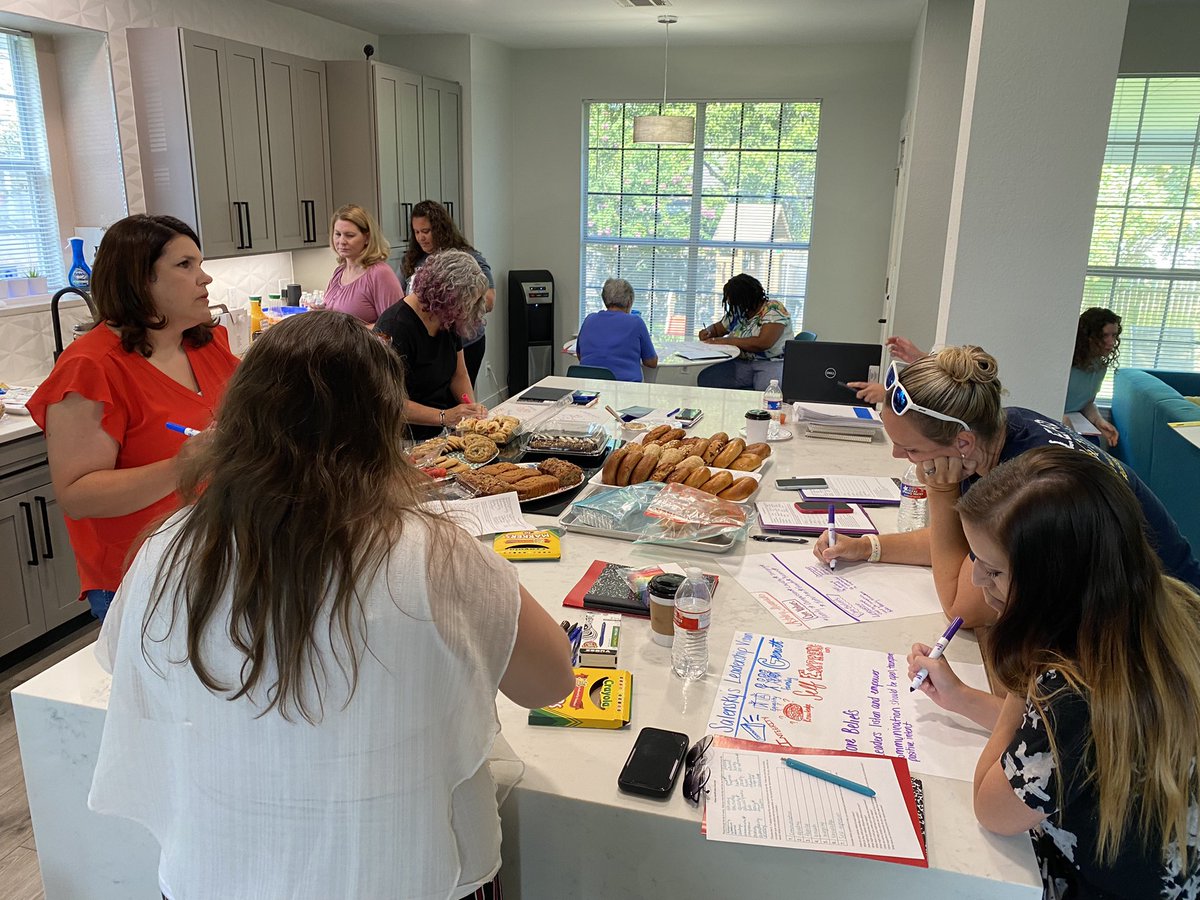 MrsDominguez's tweet photo. UHE leadership retreat!  Here we are establishing our leadership core values. https://t.co/ijbiQLFQlS