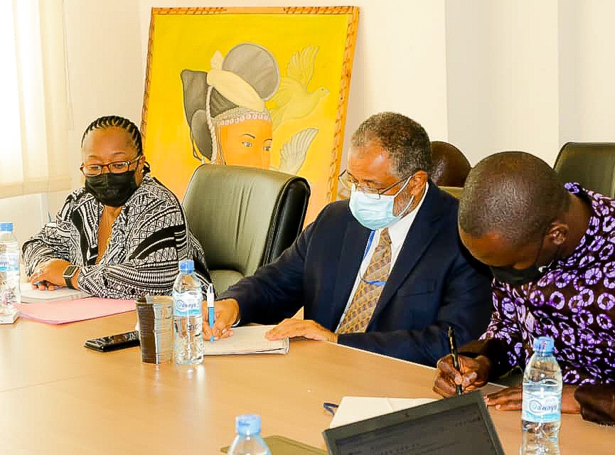 Ministère en charge des Investissements et des PPP tweet media