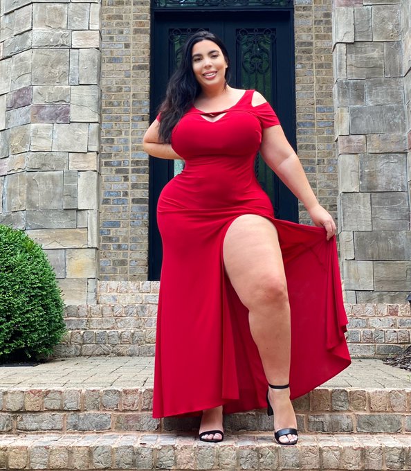 Do you like red.  &hearts;️ https://t.co/v0aYHsZBDn