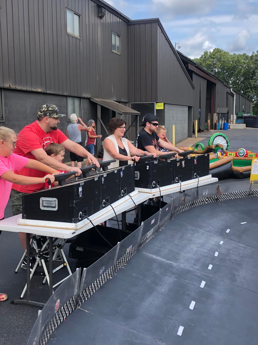 EagleMfg's tweet photo. Eagle Alloy's Summer Picnic Games took place last weekend, celebrating summer AND a stellar company-wide safety record. Congratulations to the "500,000 No Lost Time" prize winners! #nolosttime #summer #Muskegon https://t.co/s75b8zQ3qN